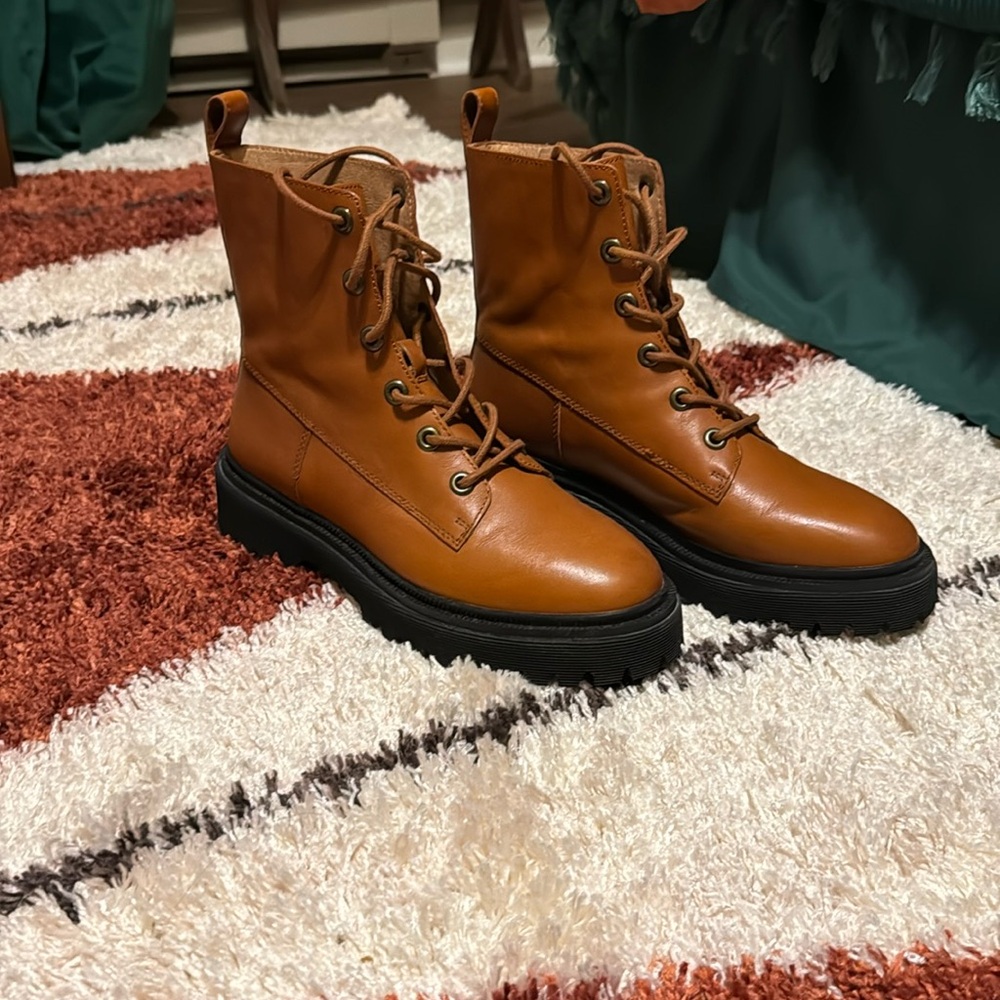 Madewell Rayna Lace-Up Combat Boot in English Saddle Leather size 7.5 (women’s)